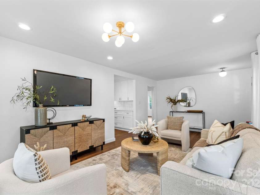 1314 Ordermore Avenue, Charlotte, NC 28203.  MLS# CAR4276933, YatesRealty ID 11345. 