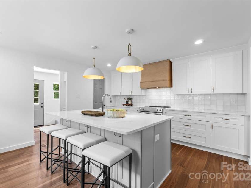 1314 Ordermore Avenue, Charlotte, NC 28203.  MLS# CAR4276933, YatesRealty ID 11345. 