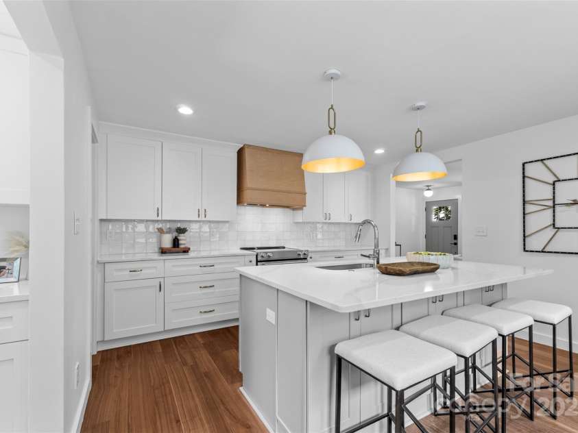 1314 Ordermore Avenue, Charlotte, NC 28203.  MLS# CAR4276933, YatesRealty ID 11345. 