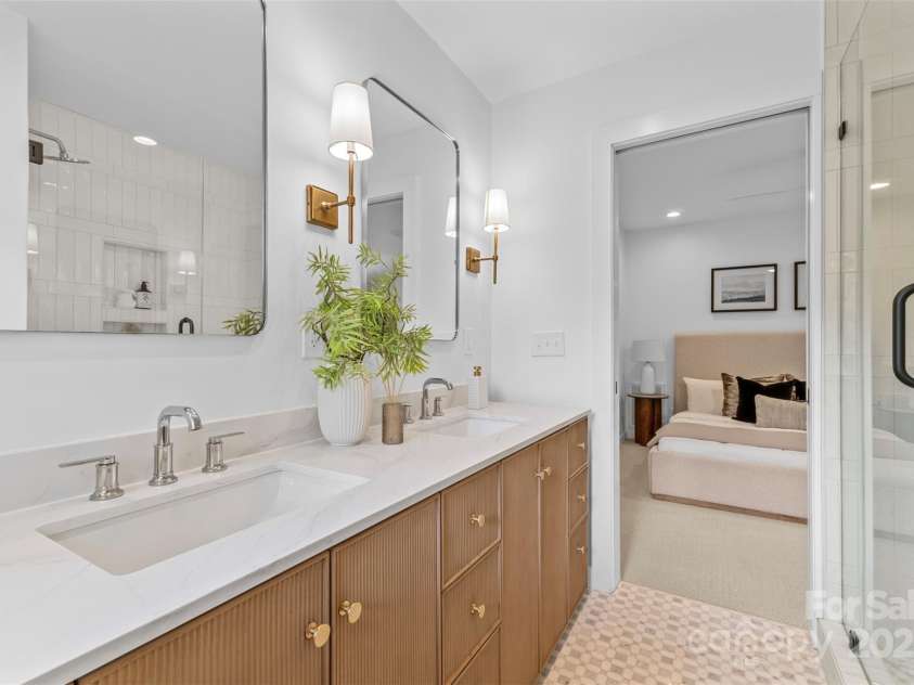 1314 Ordermore Avenue, Charlotte, NC 28203.  MLS# CAR4276933, YatesRealty ID 11345. 