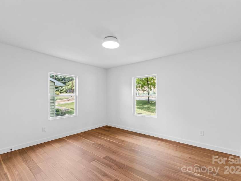 1314 Ordermore Avenue, Charlotte, NC 28203.  MLS# CAR4276933, YatesRealty ID 11345. 