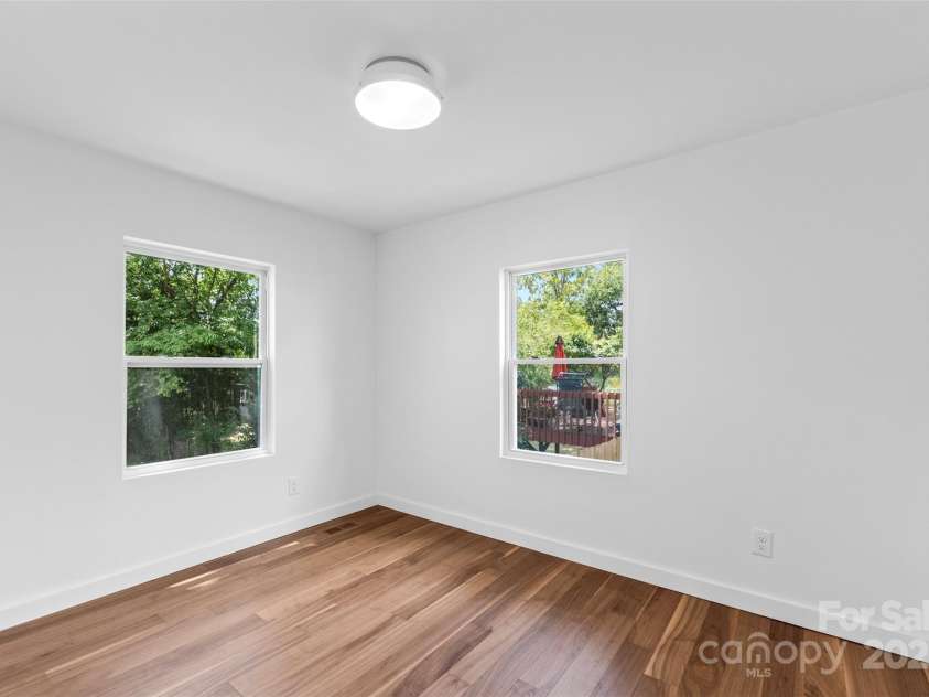 1314 Ordermore Avenue, Charlotte, NC 28203.  MLS# CAR4276933, YatesRealty ID 11345. 
