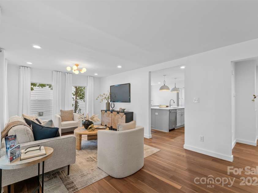 1314 Ordermore Avenue, Charlotte, NC 28203.  MLS# CAR4318540, YatesRealty ID 11345. 