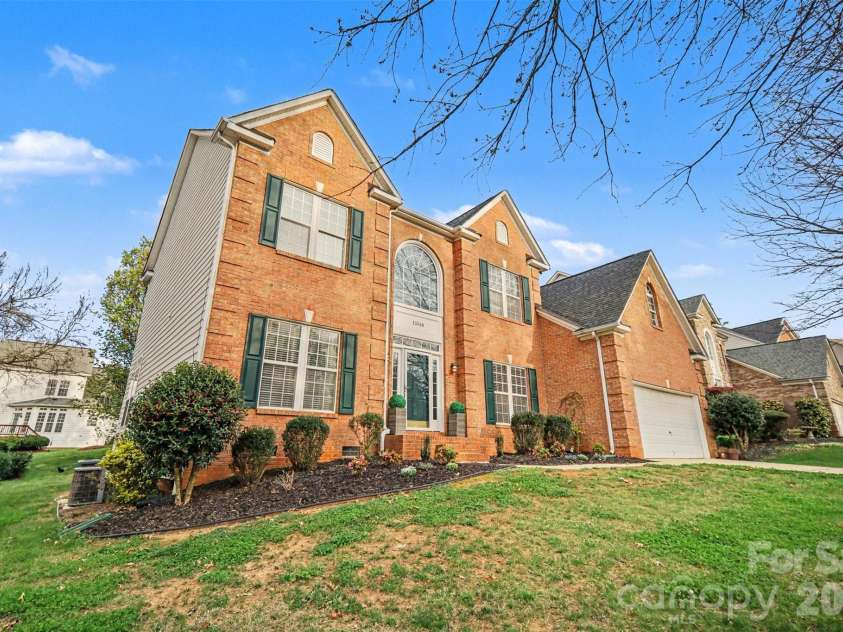 15548 Donnington Drive, Charlotte, NC 28277.  MLS# CAR4345933, YatesRealty ID 11345. 