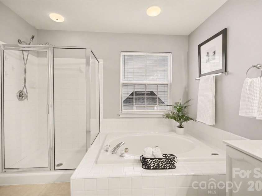 15548 Donnington Drive, Charlotte, NC 28277.  MLS# CAR4345933, YatesRealty ID 11345. 