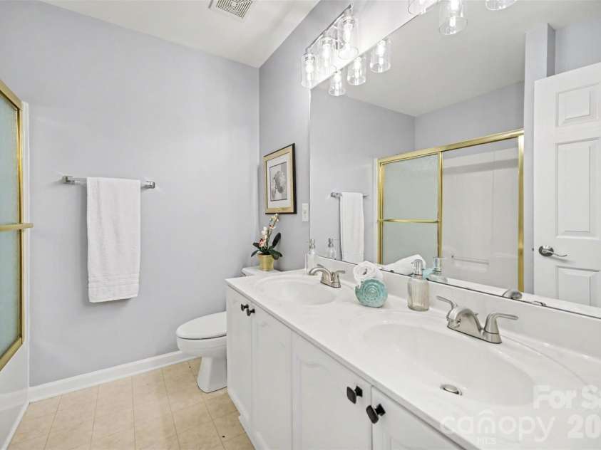 15548 Donnington Drive, Charlotte, NC 28277.  MLS# CAR4345933, YatesRealty ID 11345. 