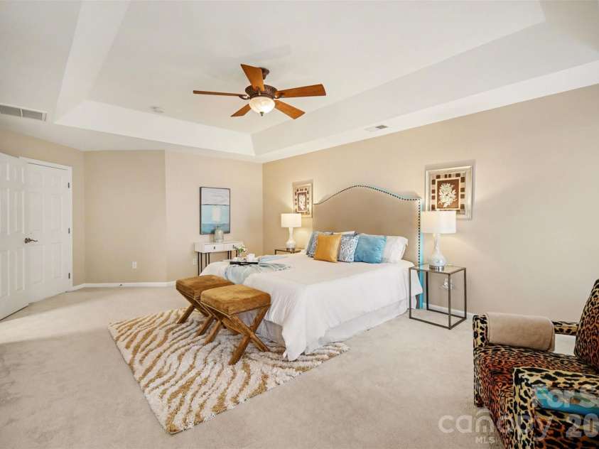 15548 Donnington Drive, Charlotte, NC 28277.  MLS# CAR4345933, YatesRealty ID 11345. 