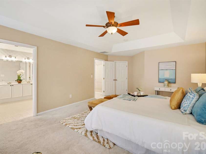 15548 Donnington Drive, Charlotte, NC 28277.  MLS# CAR4345933, YatesRealty ID 11345. 