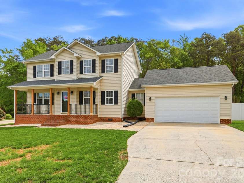 140 Silver Birch Lane, Mount Holly, NC 28120.  MLS# CAR4366403, YatesRealty ID 11347. 