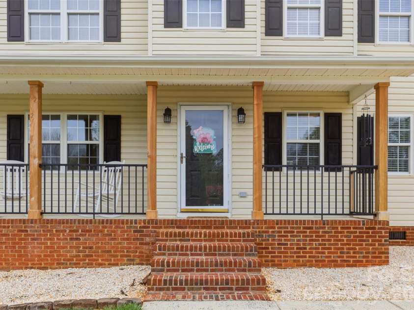 140 Silver Birch Lane, Mount Holly, NC 28120.  MLS# CAR4366403, YatesRealty ID 11347. 