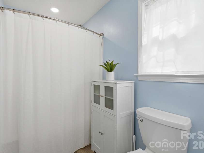 140 Silver Birch Lane, Mount Holly, NC 28120.  MLS# CAR4366403, YatesRealty ID 11347. 