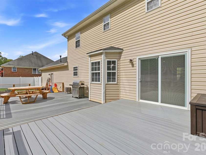 140 Silver Birch Lane, Mount Holly, NC 28120.  MLS# CAR4366403, YatesRealty ID 11347. 