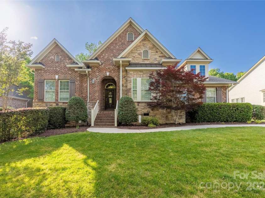 15024 Old Vermillion Drive, Huntersville, NC 28078.  MLS# CAR4267682, YatesRealty ID 11347. 