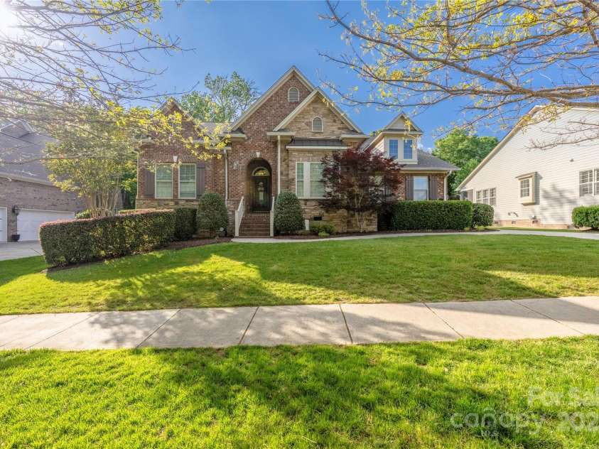 15024 Old Vermillion Drive, Huntersville, NC 28078.  MLS# CAR4267682, YatesRealty ID 11347. 