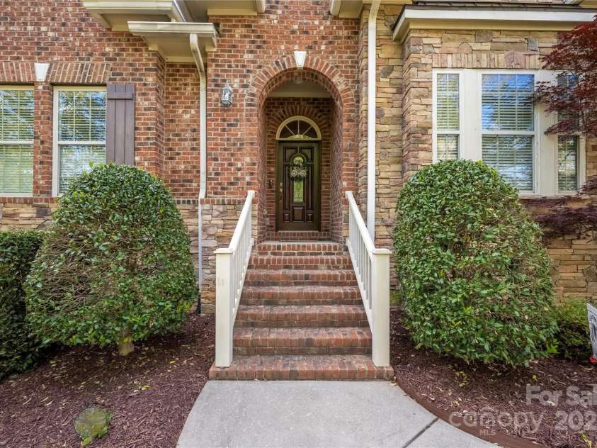 15024 Old Vermillion Drive, Huntersville, NC 28078.  MLS# CAR4267682, YatesRealty ID 11347. 