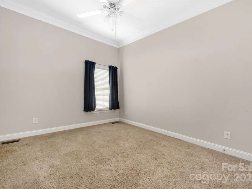 15024 Old Vermillion Drive, Huntersville, NC 28078.  MLS# CAR4267682, YatesRealty ID 11347. 