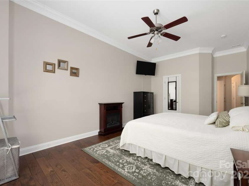 15024 Old Vermillion Drive, Huntersville, NC 28078.  MLS# CAR4267682, YatesRealty ID 11347. 