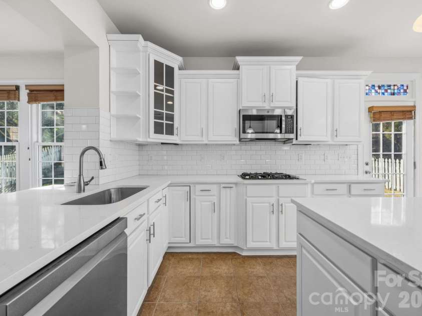 9429 Ridgeforest Drive, Charlotte, NC 28277.  MLS# CAR4337746, YatesRealty ID 11349. 
