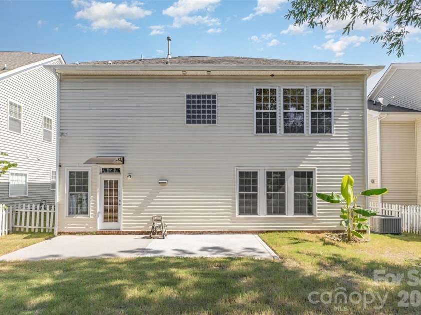 9429 Ridgeforest Drive, Charlotte, NC 28277.  MLS# CAR4337746, YatesRealty ID 11349. 