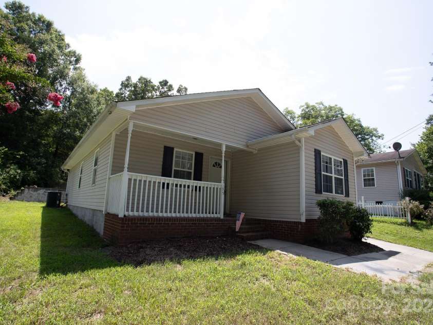 195 Edward Avenue, Concord, NC 28025.  MLS# CAR4168080, YatesRealty ID 1135. 