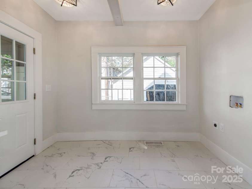 518 5th Avenue, Gastonia, NC 28052.  MLS# CAR4328193, YatesRealty ID 1135. 