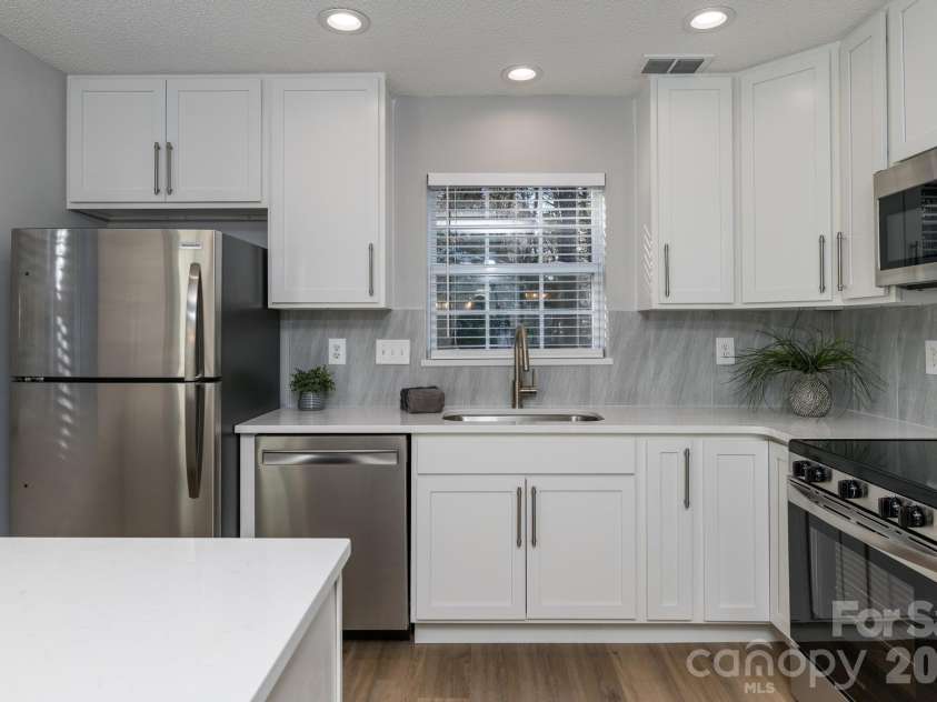 2141 Preakness Court, Charlotte, NC 28273.  MLS# CAR4334760, YatesRealty ID 11350. 