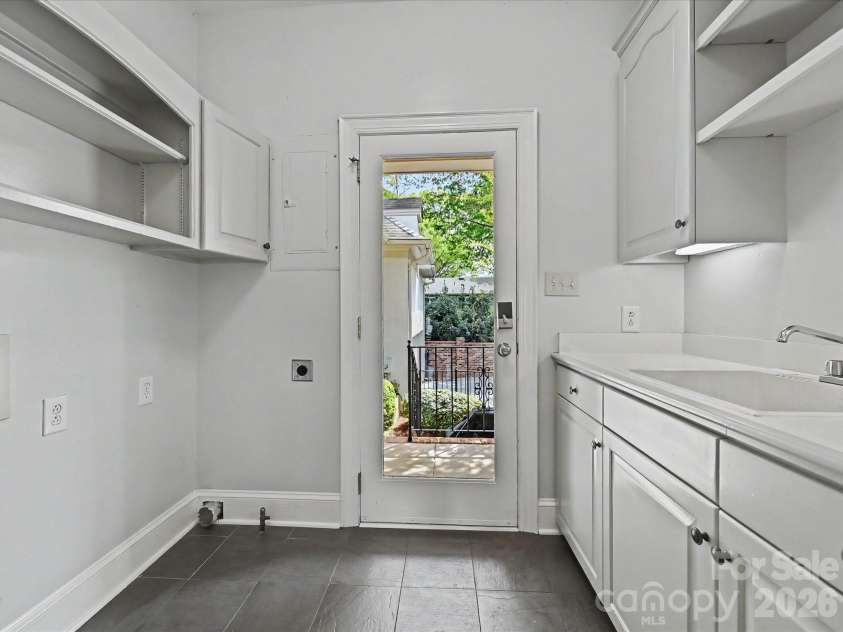 5223 Haynes Hall Place, Charlotte, NC 28270.  MLS# CAR4364608, YatesRealty ID 11351. 