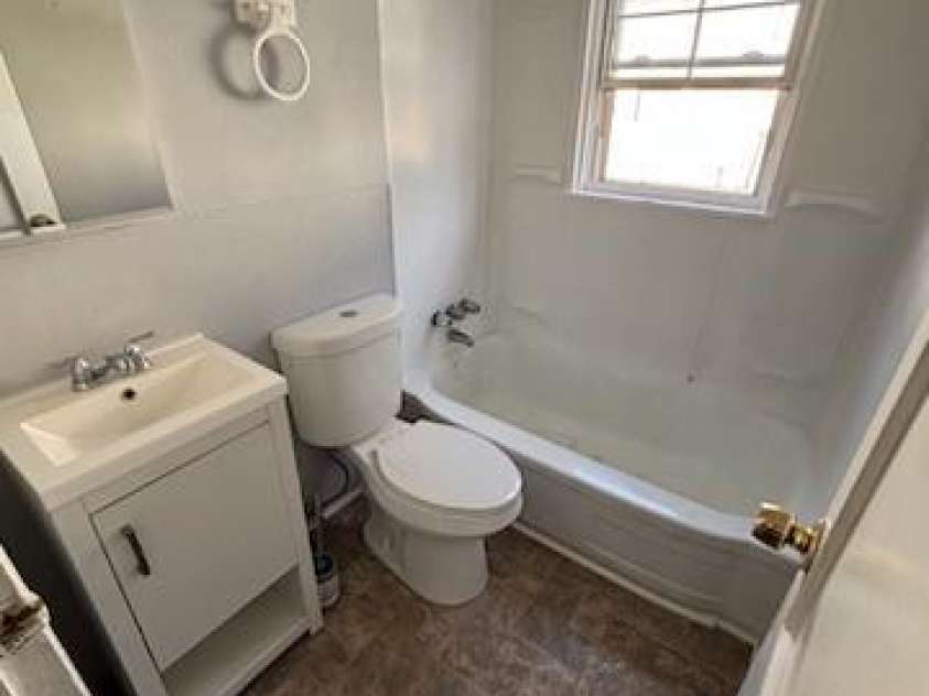 424 Skyland Avenue, Charlotte, NC 28205.  MLS# CAR4250697, YatesRealty ID 11352. 426