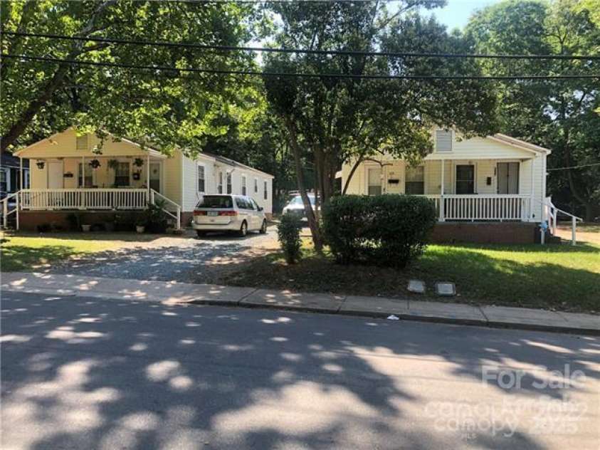 424 Skyland Avenue, Charlotte, NC 28205.  MLS# CAR4250697, YatesRealty ID 11352. 