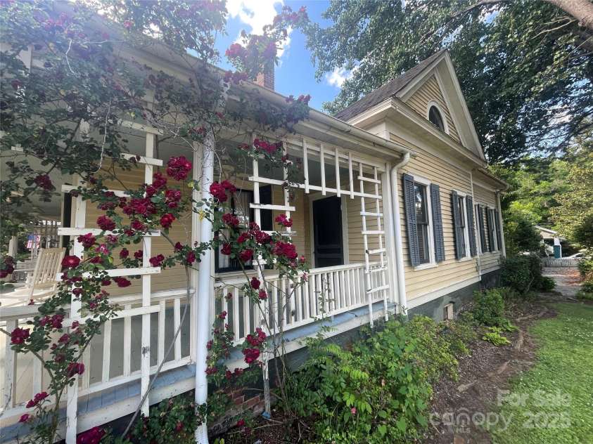 500 Council Street, Salisbury, NC 28144.  MLS# CAR4252567, YatesRealty ID 11353. 