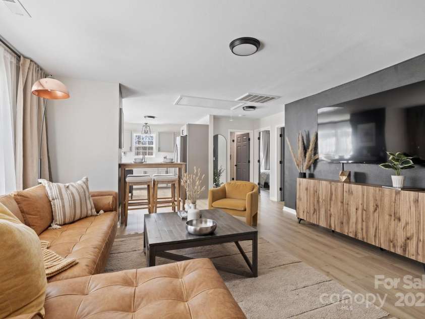 192 Duckworth Avenue, Brevard, NC 28712.  MLS# CAR4253058, YatesRealty ID 11354. 