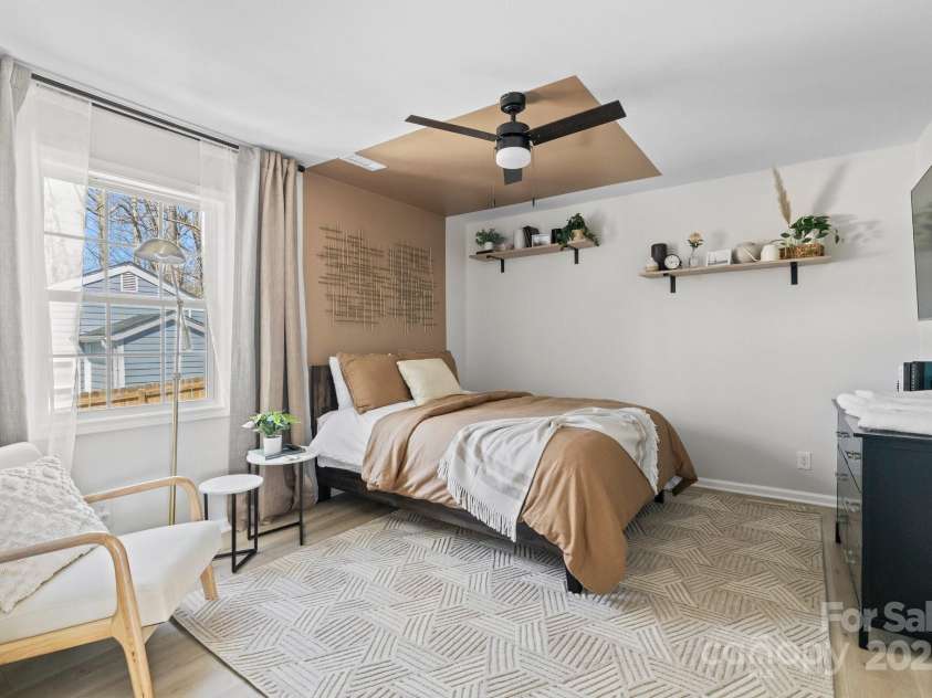 192 Duckworth Avenue, Brevard, NC 28712.  MLS# CAR4253058, YatesRealty ID 11354. 