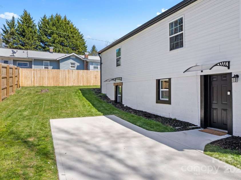 192 Duckworth Avenue, Brevard, NC 28712.  MLS# CAR4253058, YatesRealty ID 11354. 