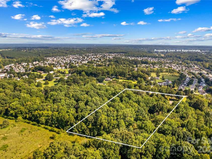 265 Rocky River Road, Mooresville, NC 28115.  MLS# CAR4313761, YatesRealty ID 11354. 
