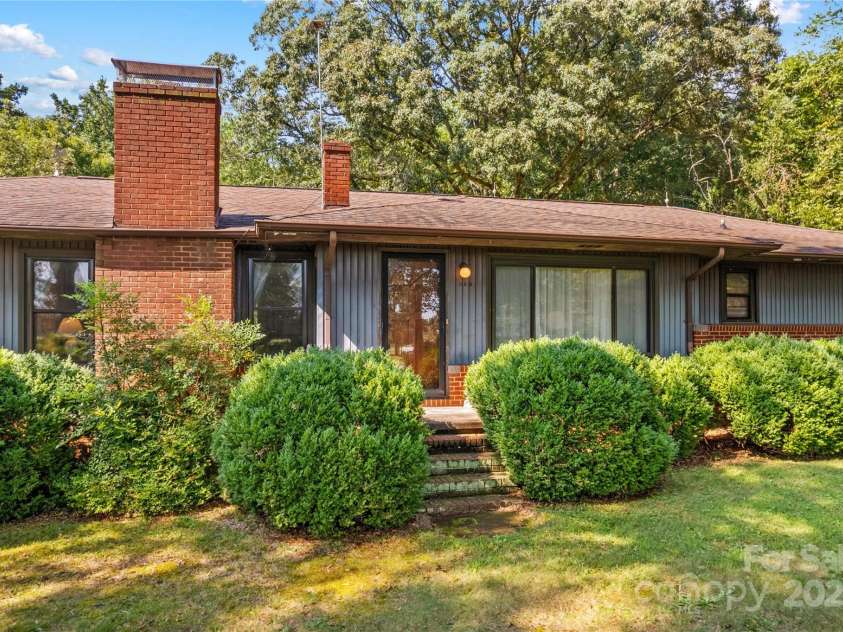 265 Rocky River Road, Mooresville, NC 28115.  MLS# CAR4313761, YatesRealty ID 11354. 