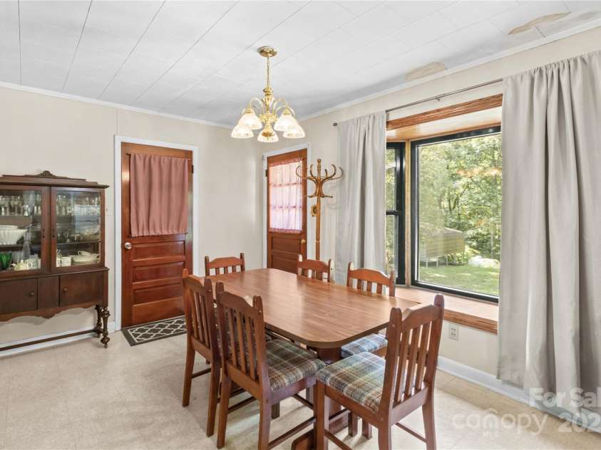 265 Rocky River Road, Mooresville, NC 28115.  MLS# CAR4313761, YatesRealty ID 11354. 