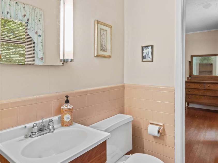 265 Rocky River Road, Mooresville, NC 28115.  MLS# CAR4313761, YatesRealty ID 11354. 