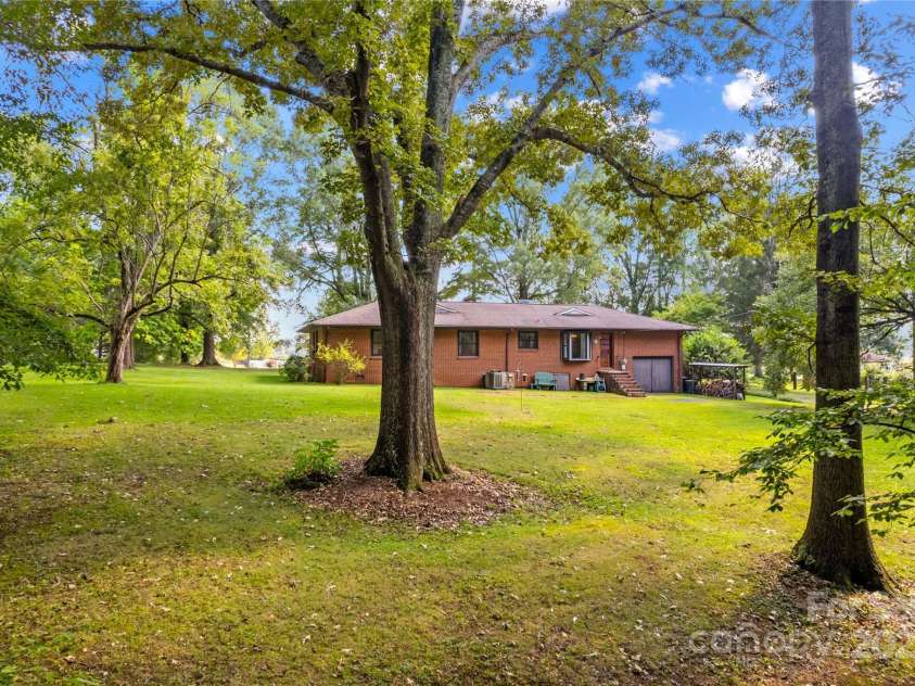265 Rocky River Road, Mooresville, NC 28115.  MLS# CAR4313761, YatesRealty ID 11354. 