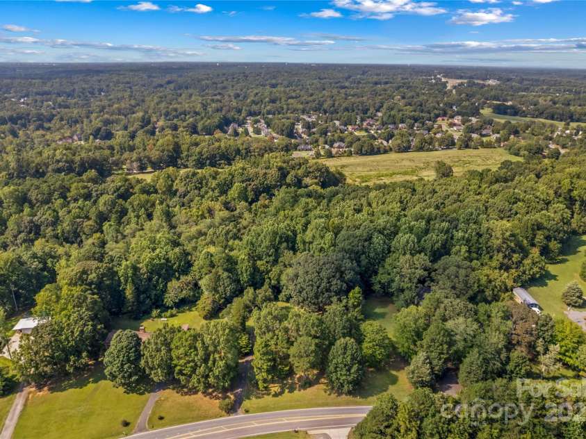 265 Rocky River Road, Mooresville, NC 28115.  MLS# CAR4313761, YatesRealty ID 11354. 
