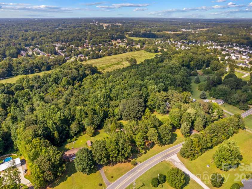 265 Rocky River Road, Mooresville, NC 28115.  MLS# CAR4313761, YatesRealty ID 11354. 