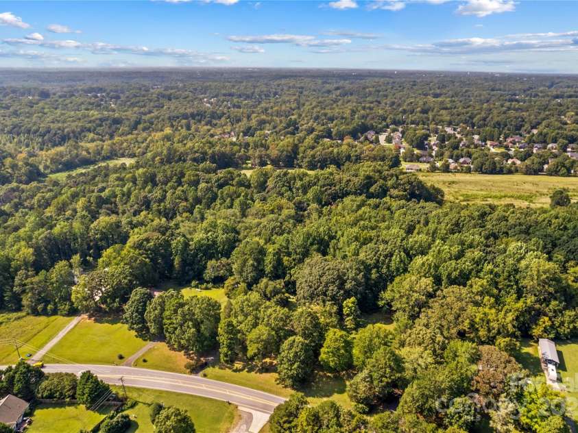 265 Rocky River Road, Mooresville, NC 28115.  MLS# CAR4313761, YatesRealty ID 11354. 