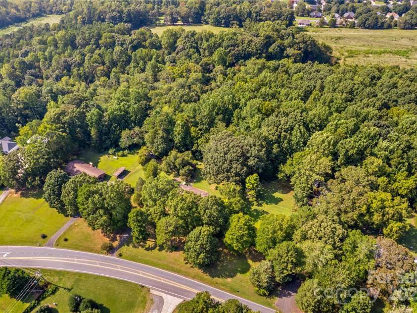 265 Rocky River Road, Mooresville, NC 28115.  MLS# CAR4313761, YatesRealty ID 11354. 
