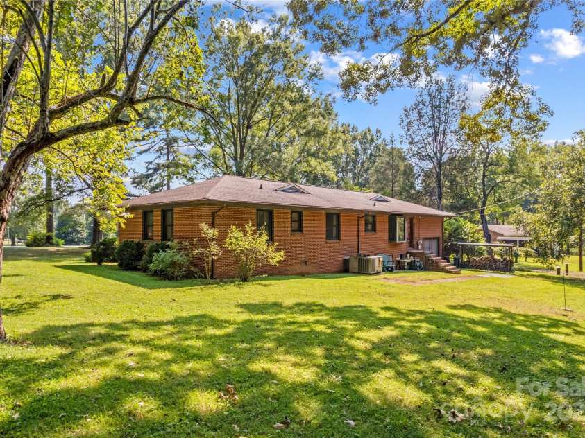 265 Rocky River Road, Mooresville, NC 28115.  MLS# CAR4313761, YatesRealty ID 11354. 