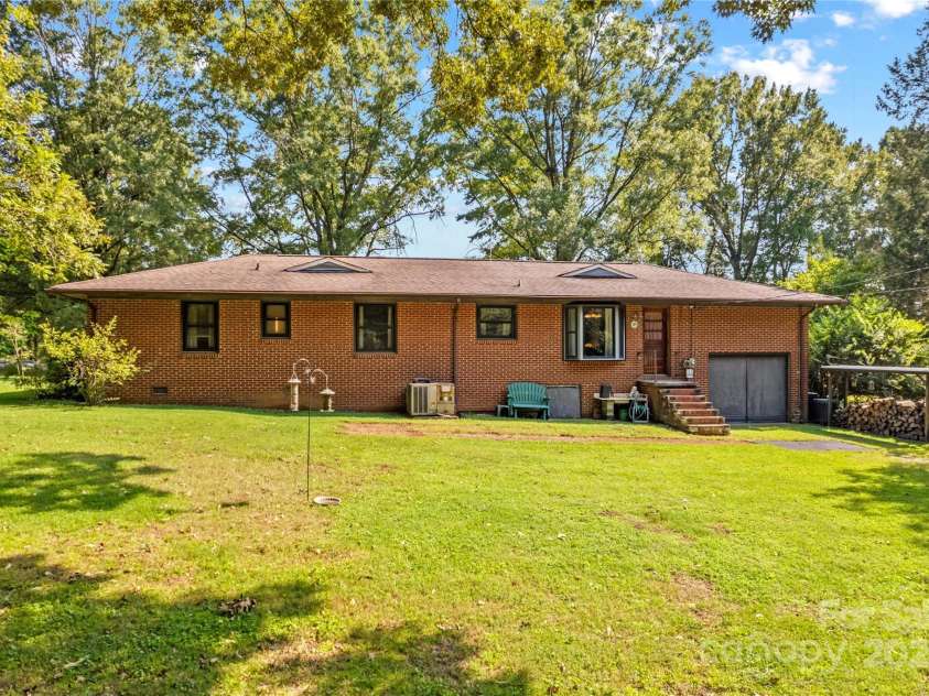 265 Rocky River Road, Mooresville, NC 28115.  MLS# CAR4313761, YatesRealty ID 11354. 