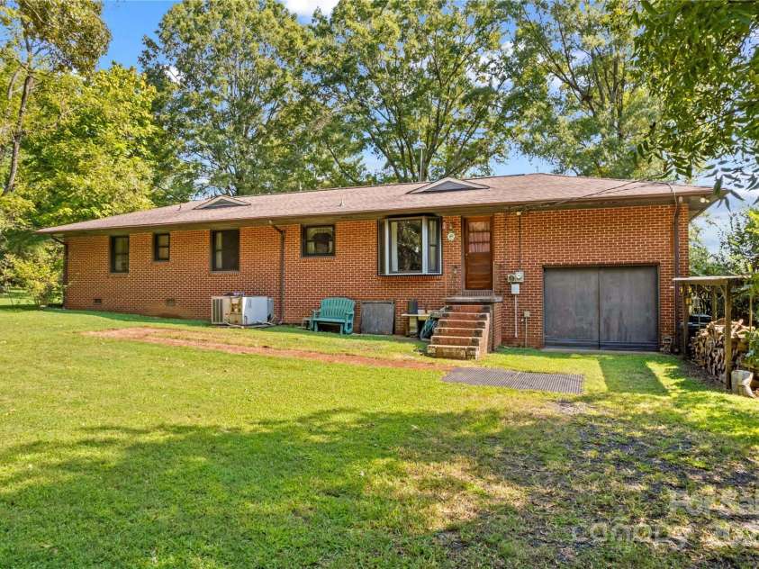 265 Rocky River Road, Mooresville, NC 28115.  MLS# CAR4313761, YatesRealty ID 11354. 