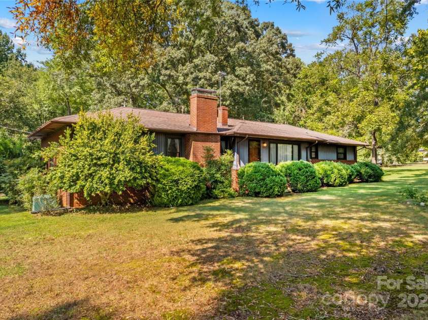 265 Rocky River Road, Mooresville, NC 28115.  MLS# CAR4313761, YatesRealty ID 11354. 