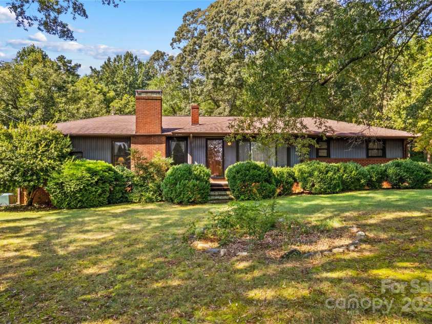 265 Rocky River Road, Mooresville, NC 28115.  MLS# CAR4313761, YatesRealty ID 11354. 