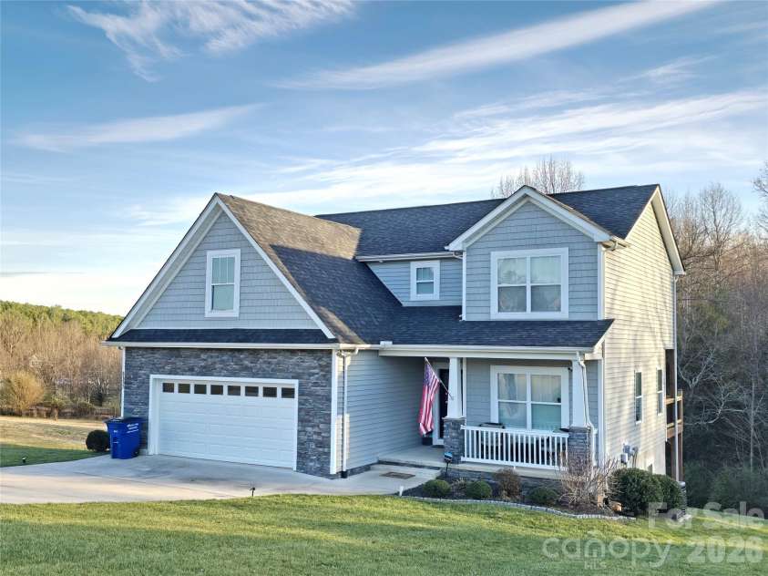 5177 Oak Circle, Granite Falls, NC 28630.  MLS# CAR4339969, YatesRealty ID 11355. 
