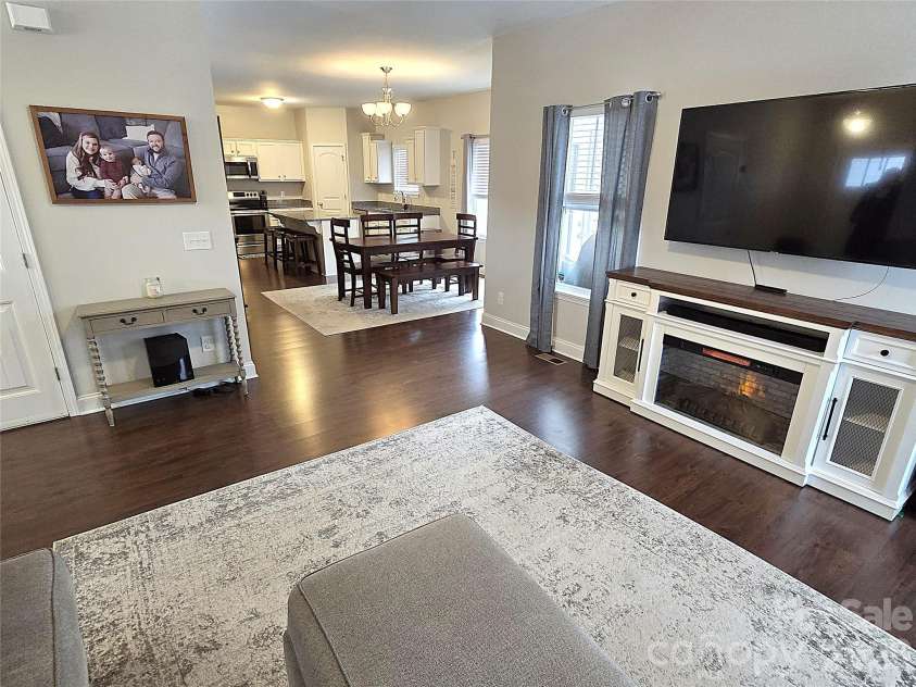 5177 Oak Circle, Granite Falls, NC 28630.  MLS# CAR4339969, YatesRealty ID 11355. 