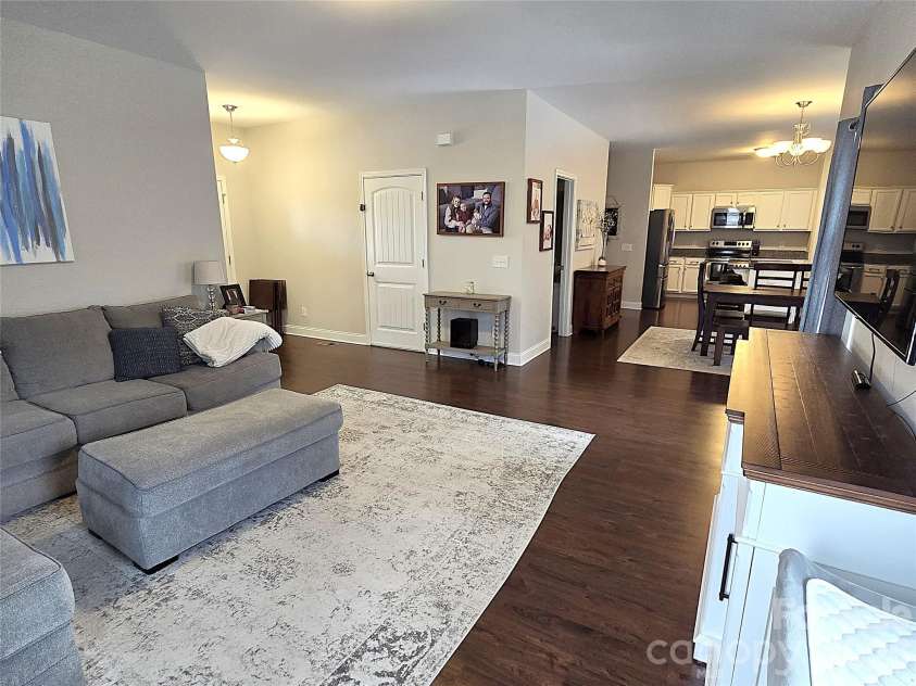 5177 Oak Circle, Granite Falls, NC 28630.  MLS# CAR4339969, YatesRealty ID 11355. 